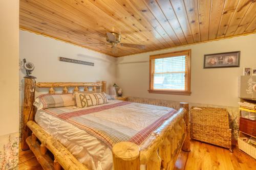 435853 Hayesville Active