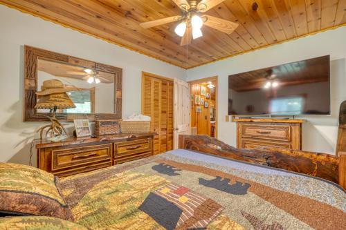 435853 Hayesville Active