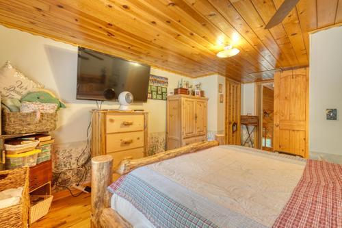 435853 Hayesville Active