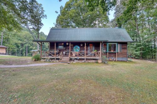 435853 Hayesville Active
