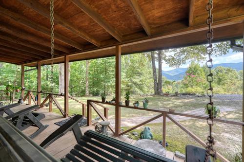 435853 Hayesville Active