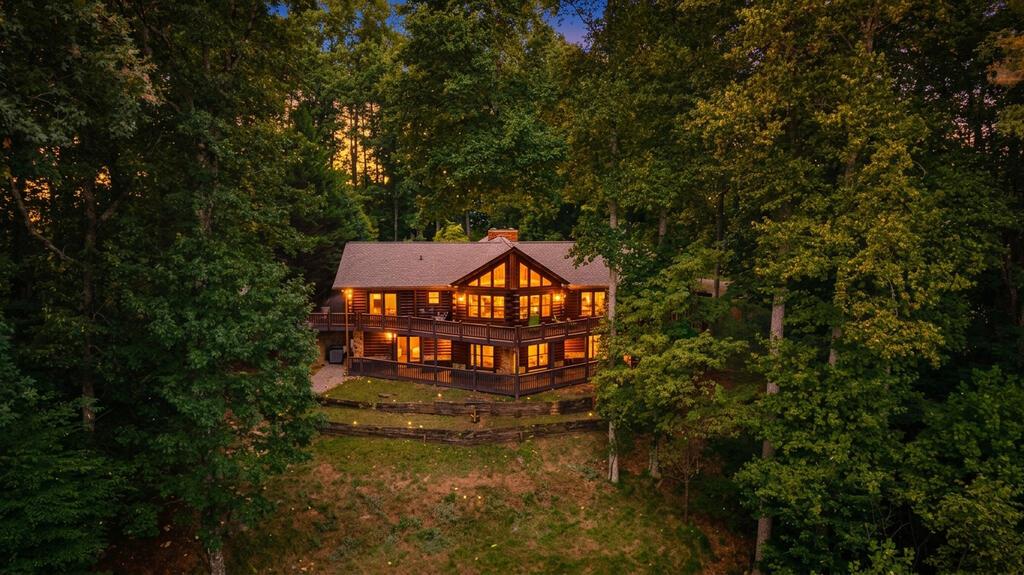 435856 Blue Ridge Active