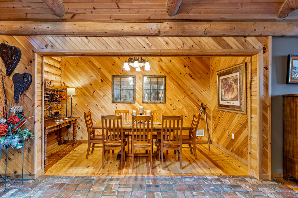 435856 Blue Ridge Active