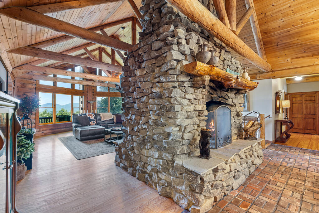 435856 Blue Ridge Active