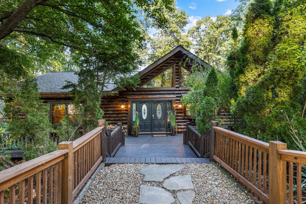 435856 Blue Ridge Active