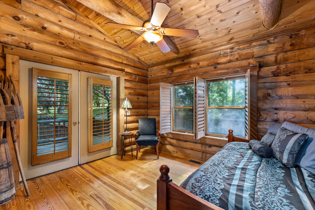 435856 Blue Ridge Active