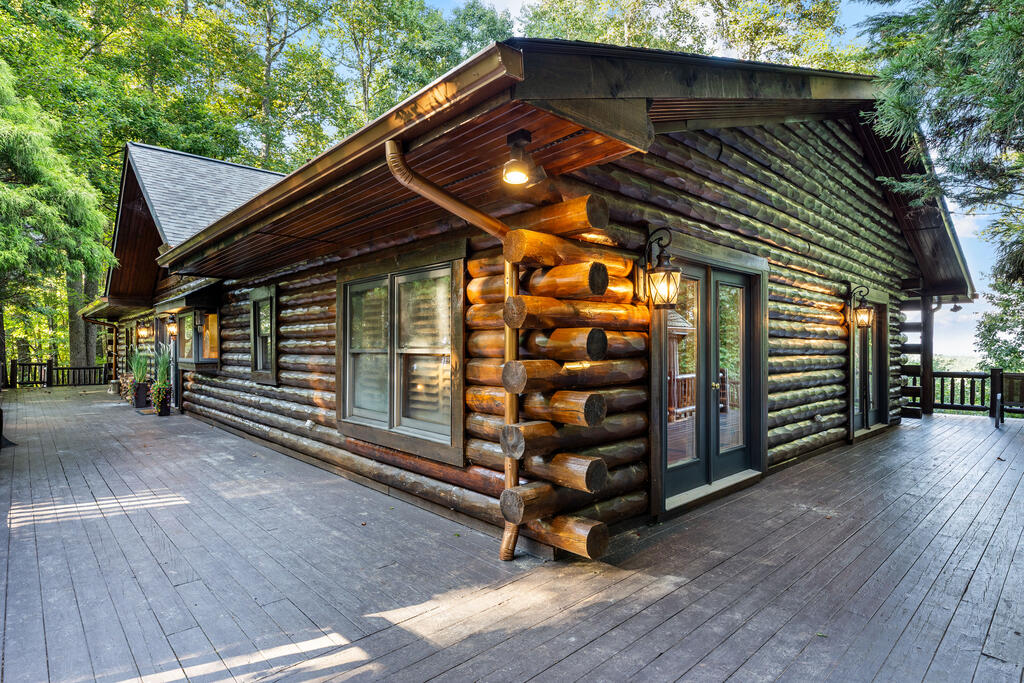 435856 Blue Ridge Active