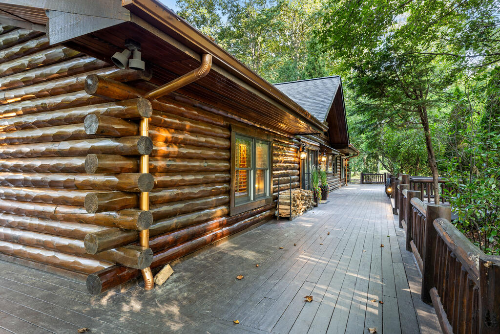 435856 Blue Ridge Active