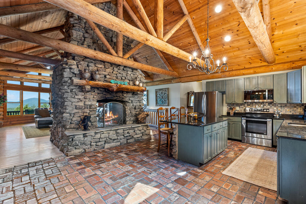 435856 Blue Ridge Active