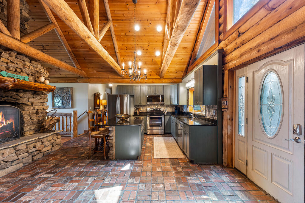 435856 Blue Ridge Active