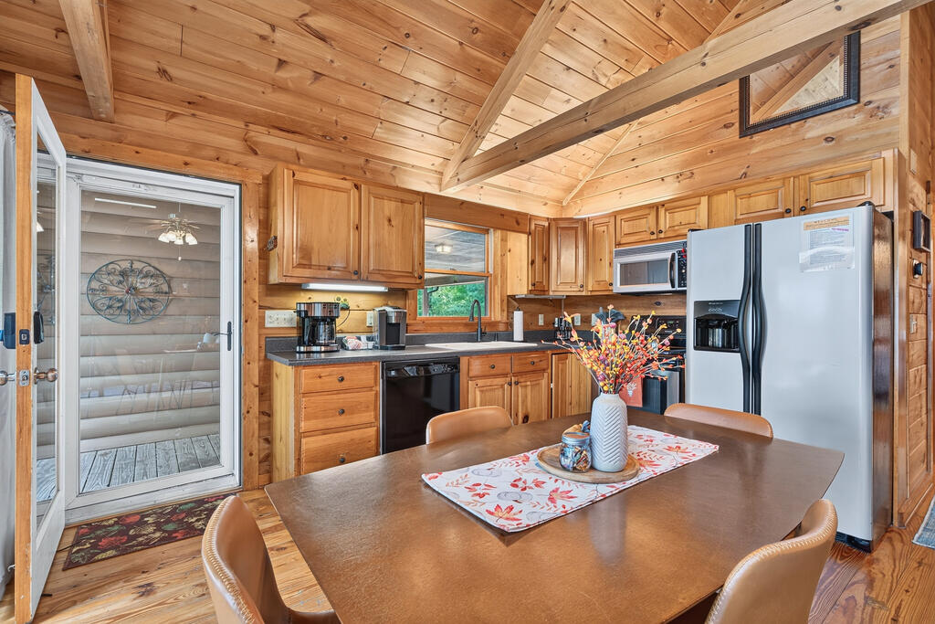 435860 Ellijay Active