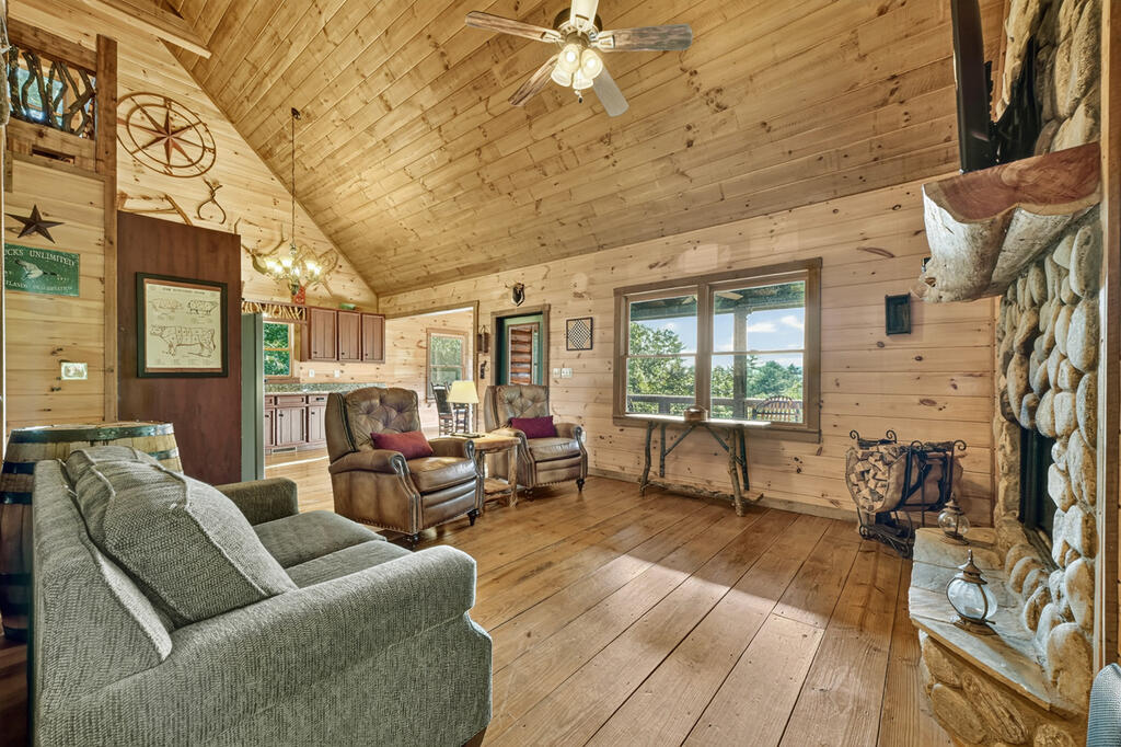 435865 Mineral Bluff Active