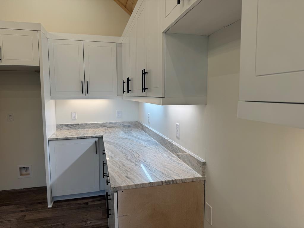 404777 Young Harris Residential