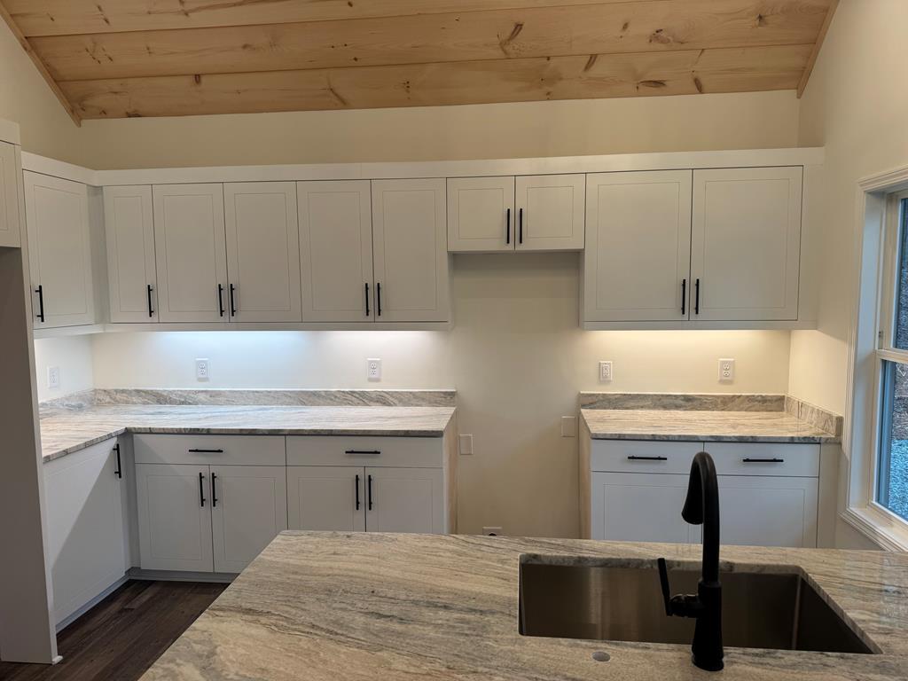 404777 Young Harris Residential