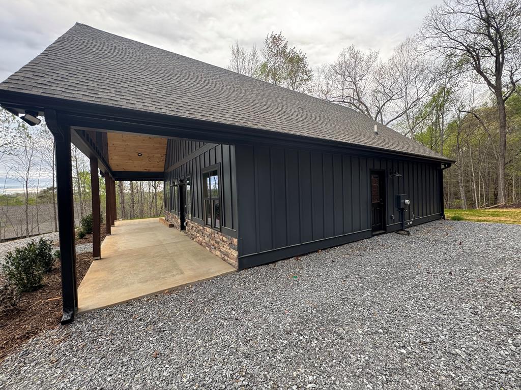 404777 Young Harris Residential