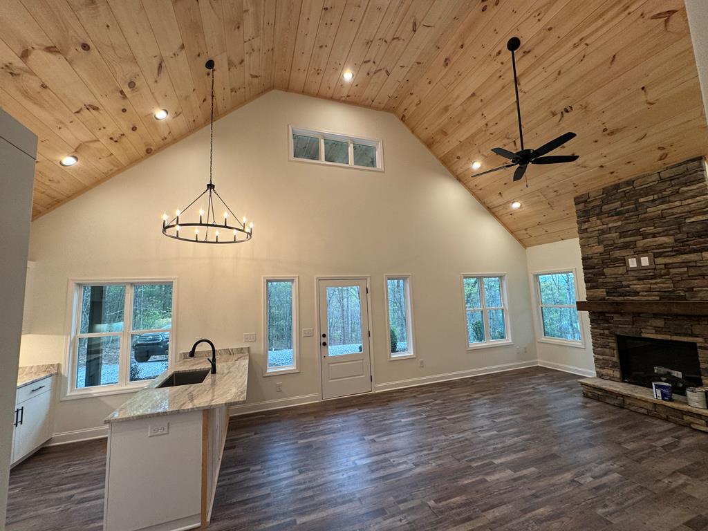 404777 Young Harris Residential