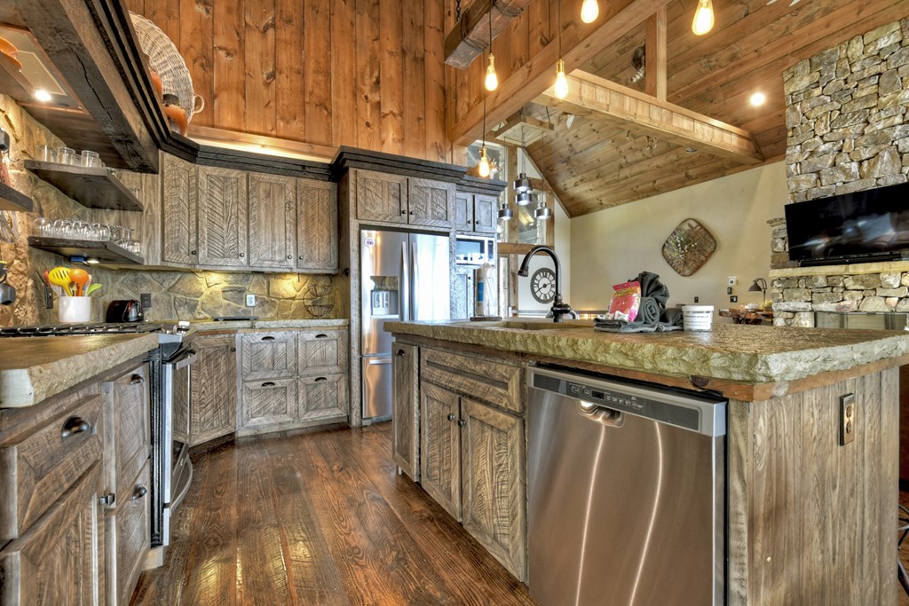 411501 Mineral Bluff Residential