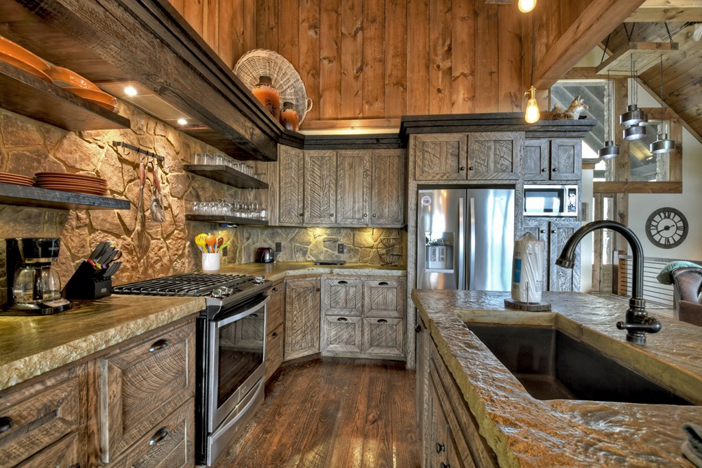411501 Mineral Bluff Residential