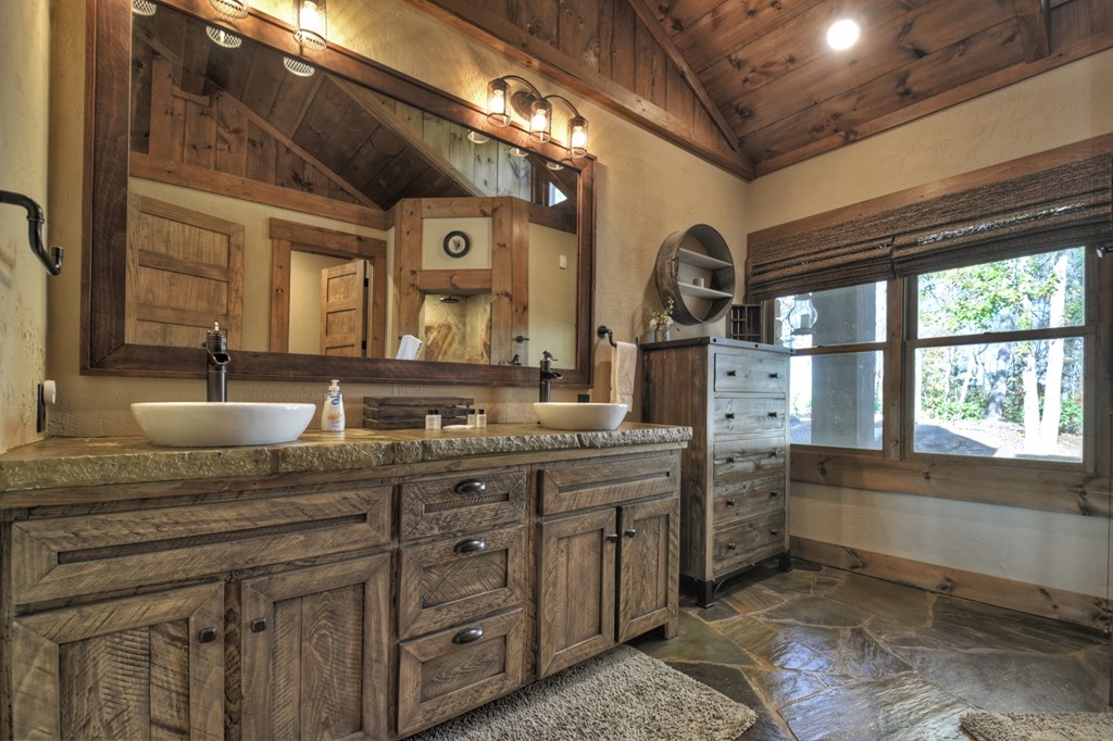 411501 Mineral Bluff Residential
