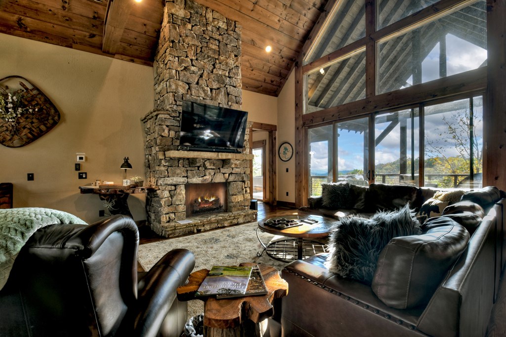 411501 Mineral Bluff Residential