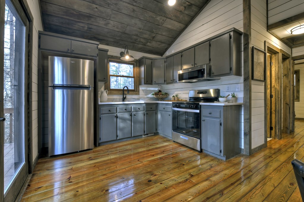 412118 Epworth Residential