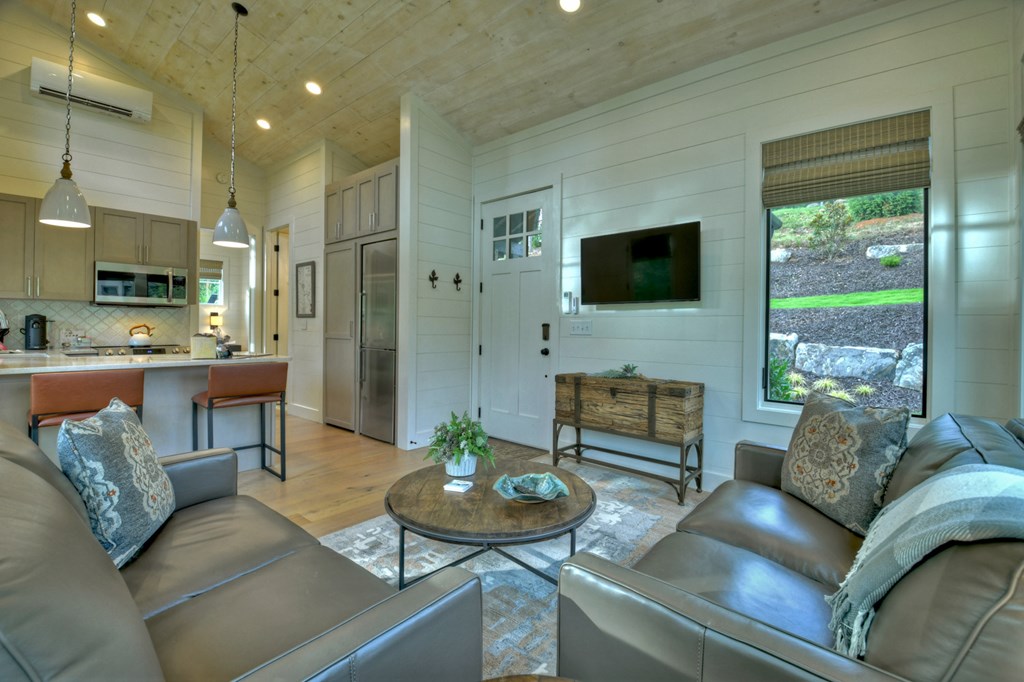 412124 Mineral Bluff Residential
