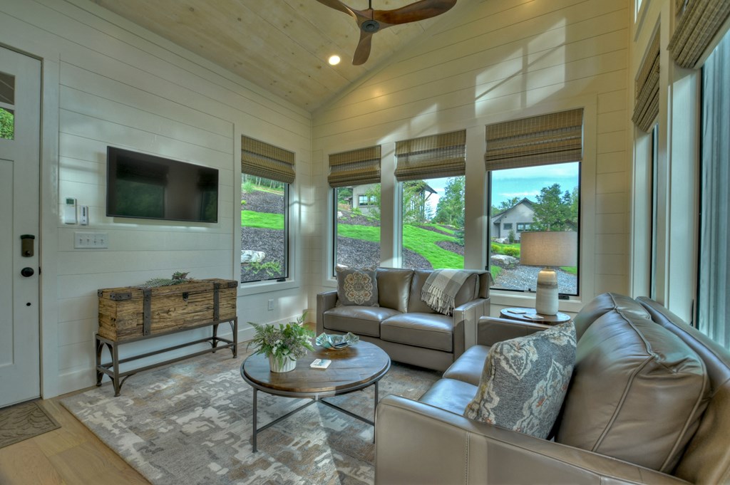 412124 Mineral Bluff Residential