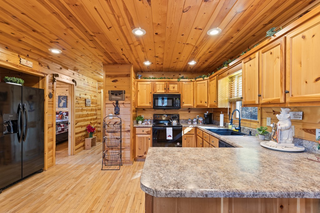 412131 Mineral Bluff Residential