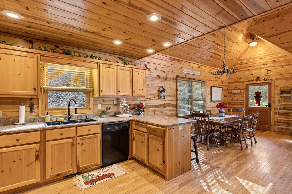 412131 Mineral Bluff Residential