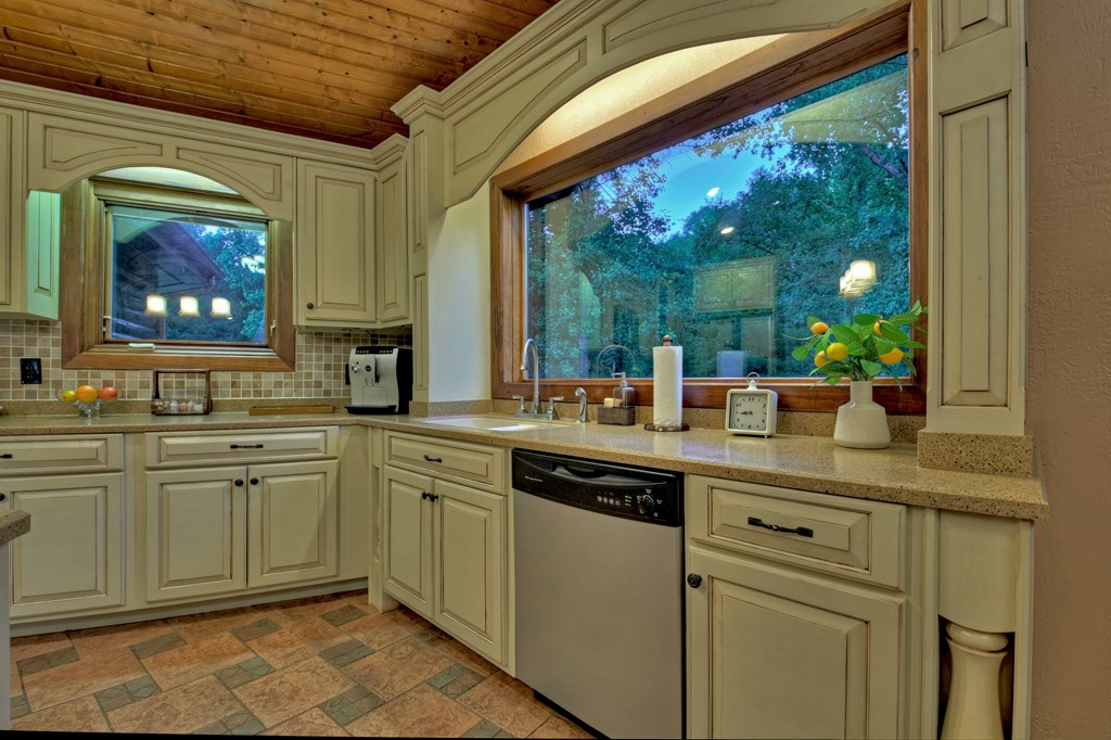 412556 Epworth Residential