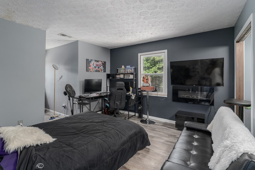 412585 Murphy Residential