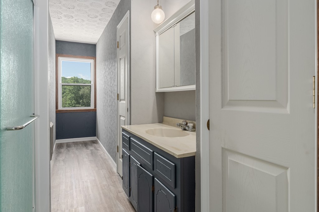 412585 Murphy Residential