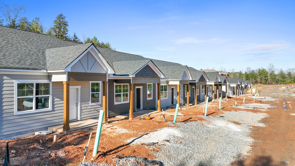 412645 Blue Ridge Townhouse