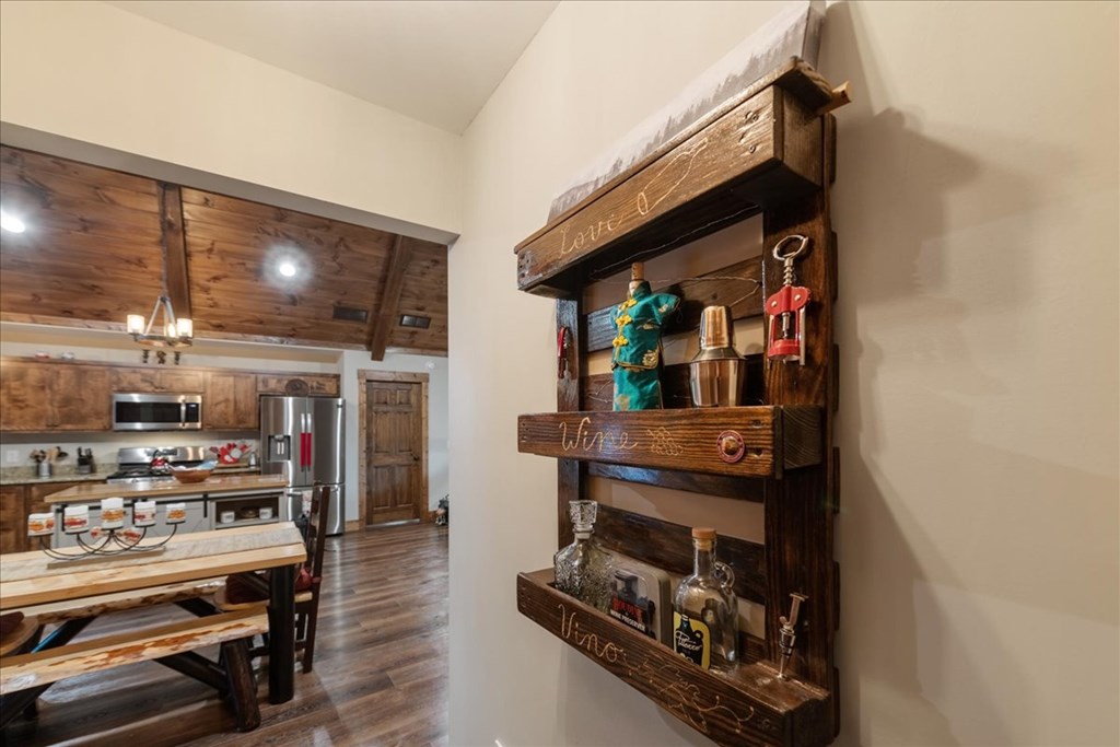 412647 Mineral Bluff Residential