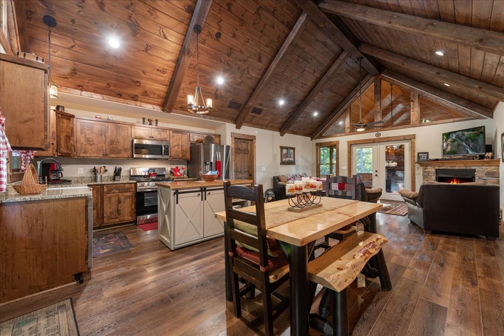 412647 Mineral Bluff Residential