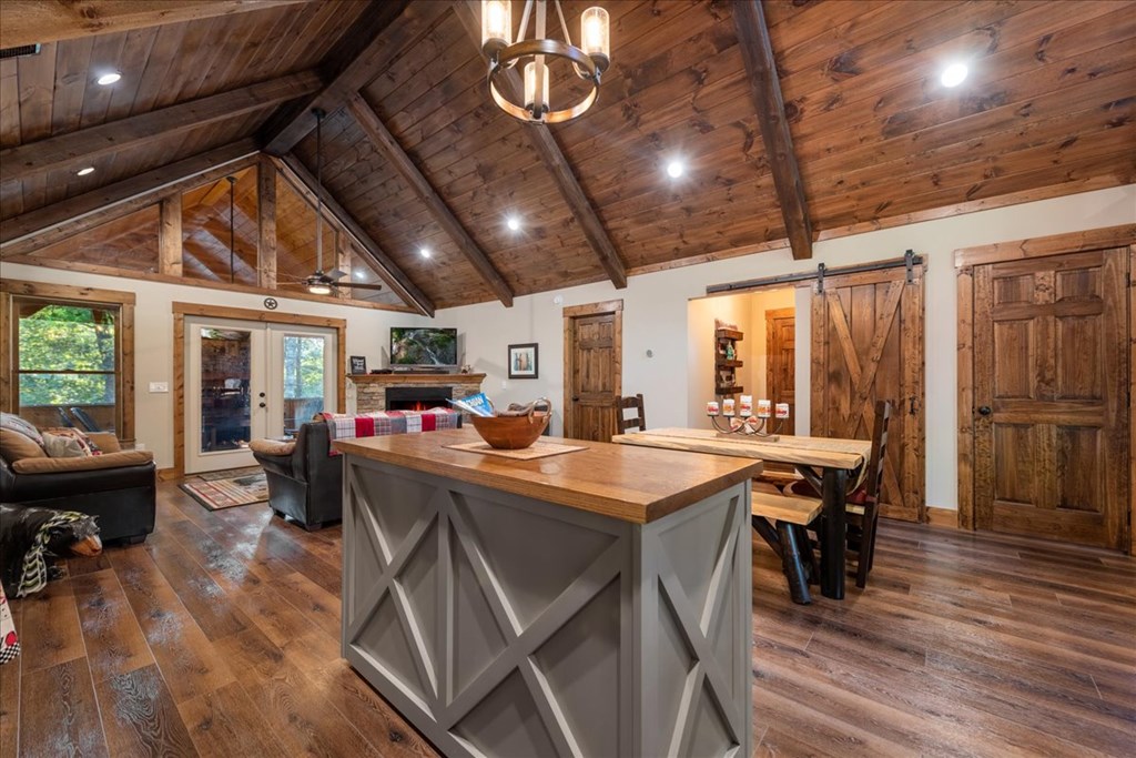 412647 Mineral Bluff Residential