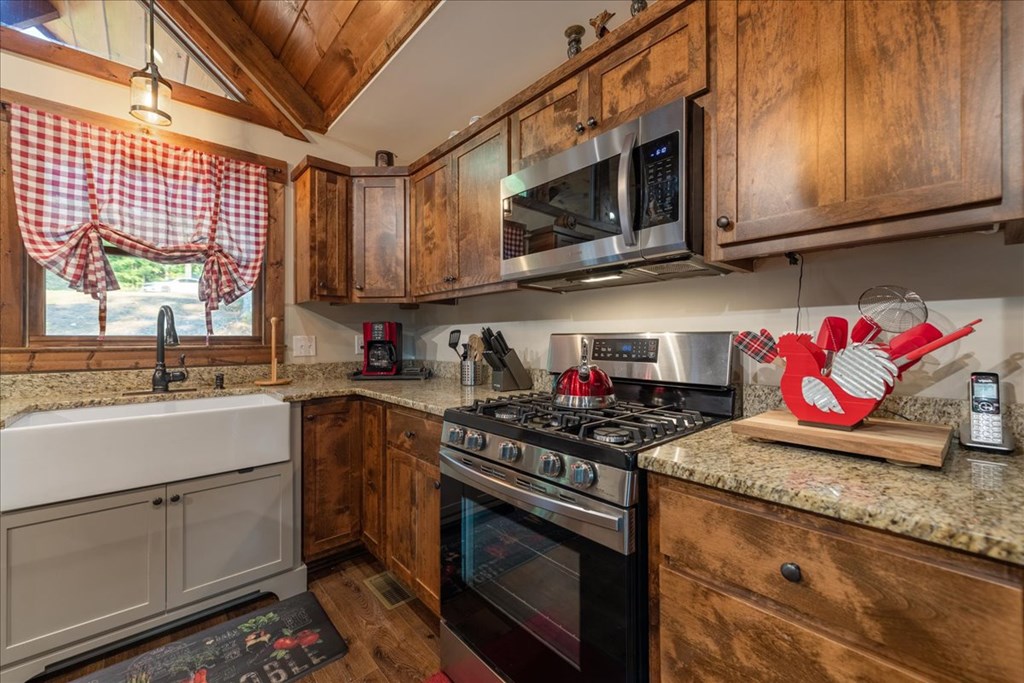 412647 Mineral Bluff Residential