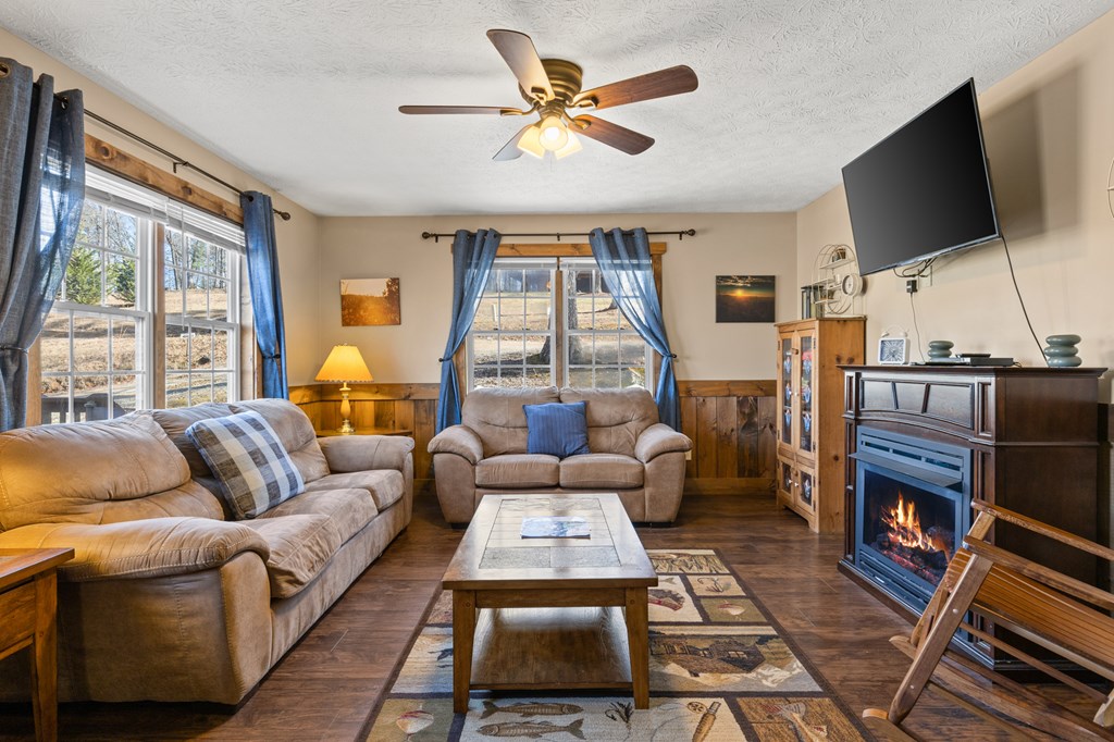 412993 Mineral Bluff Residential