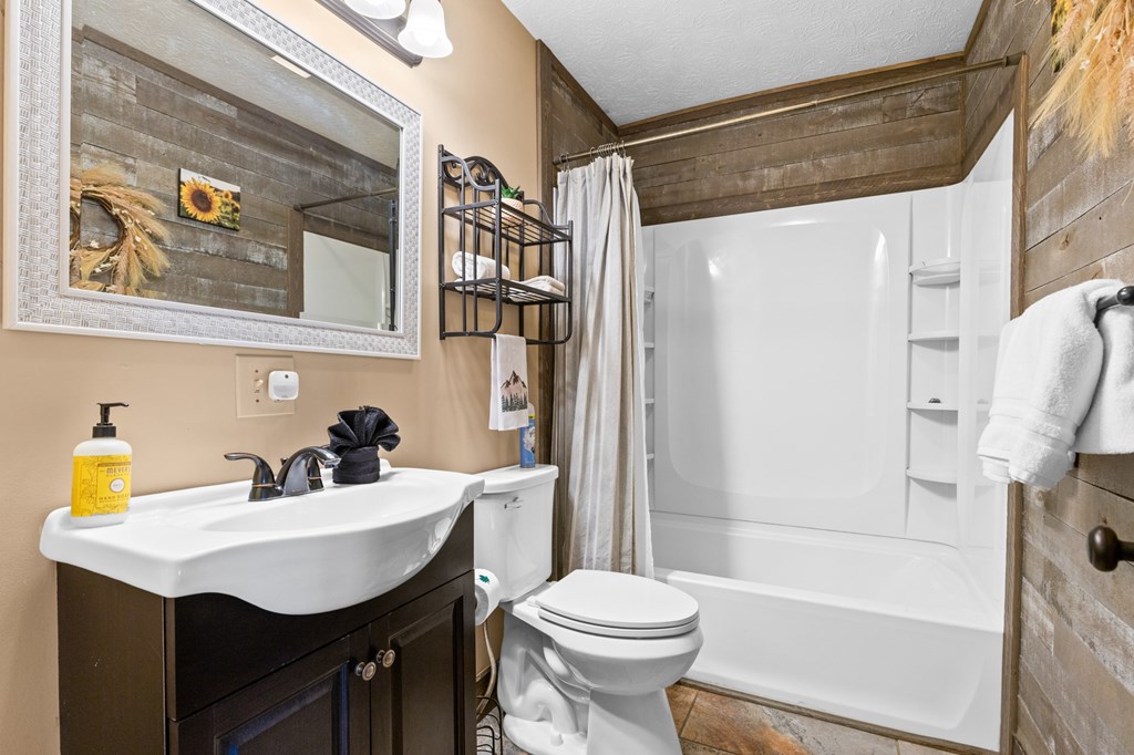 412993 Mineral Bluff Residential