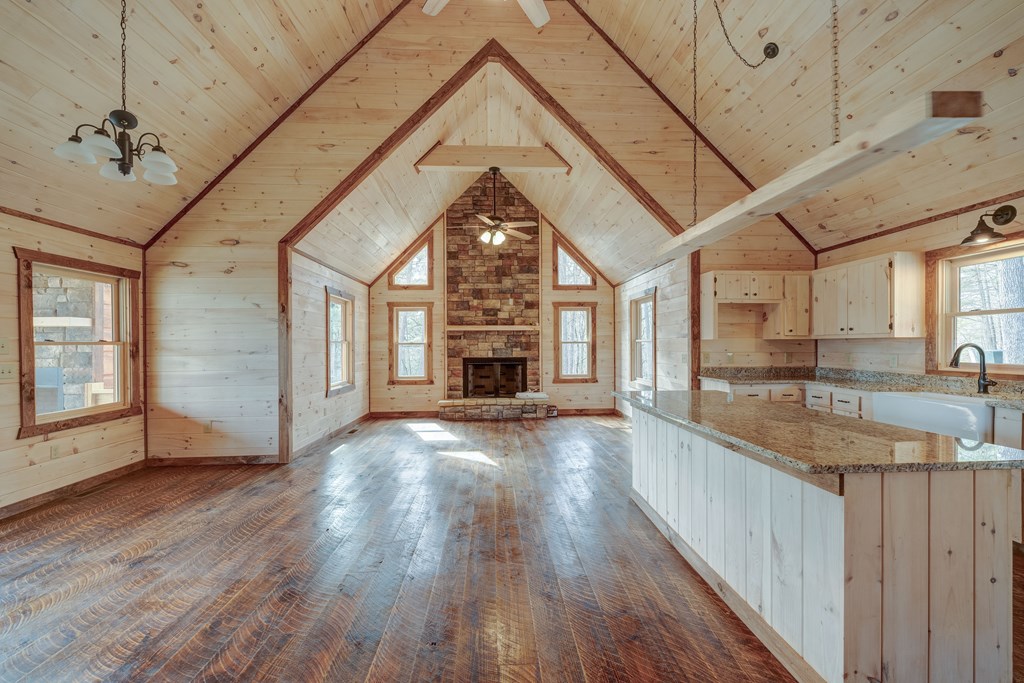 413273 Mineral Bluff Residential