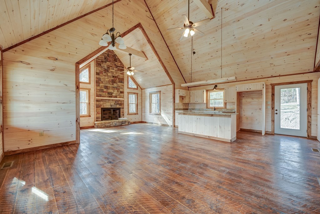 413273 Mineral Bluff Residential