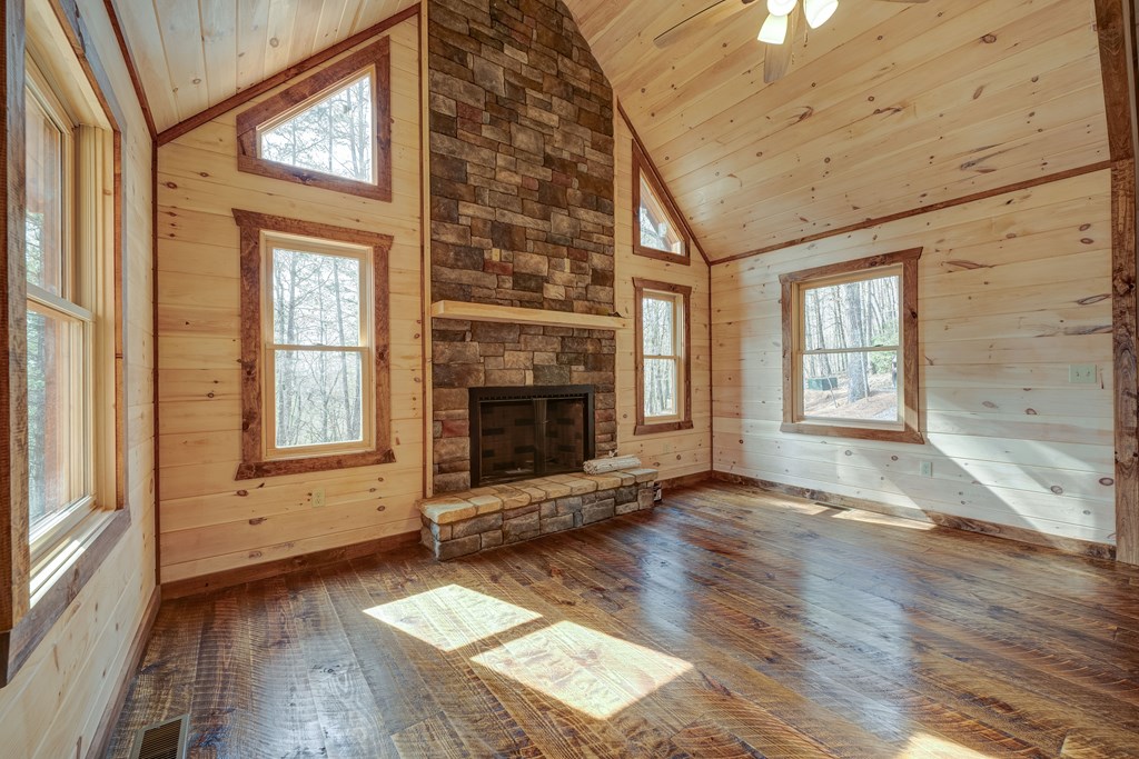 413273 Mineral Bluff Residential