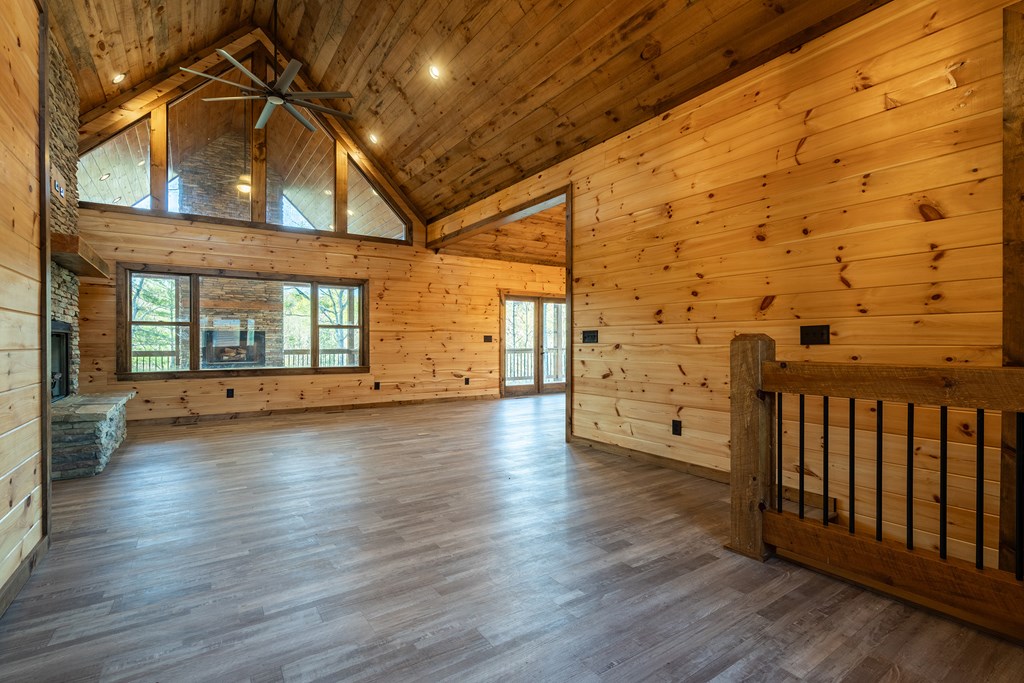 413539 Mineral Bluff Residential