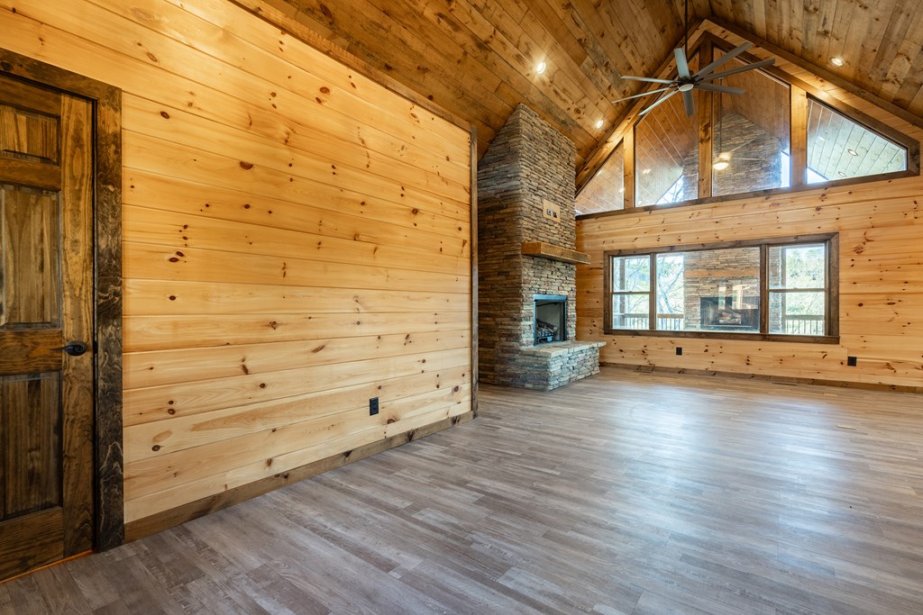 413539 Mineral Bluff Residential