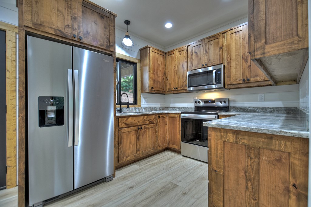 413611 McCaysville Residential