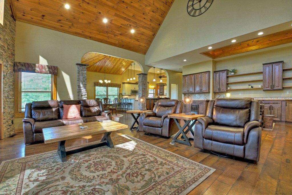 413670 Murphy Residential