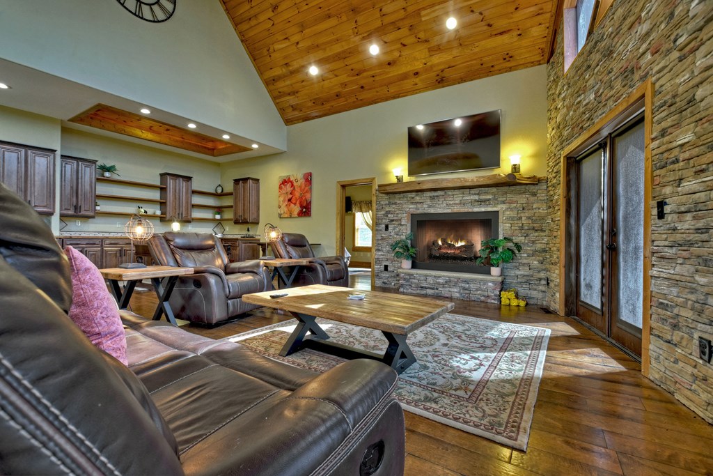 413670 Murphy Residential