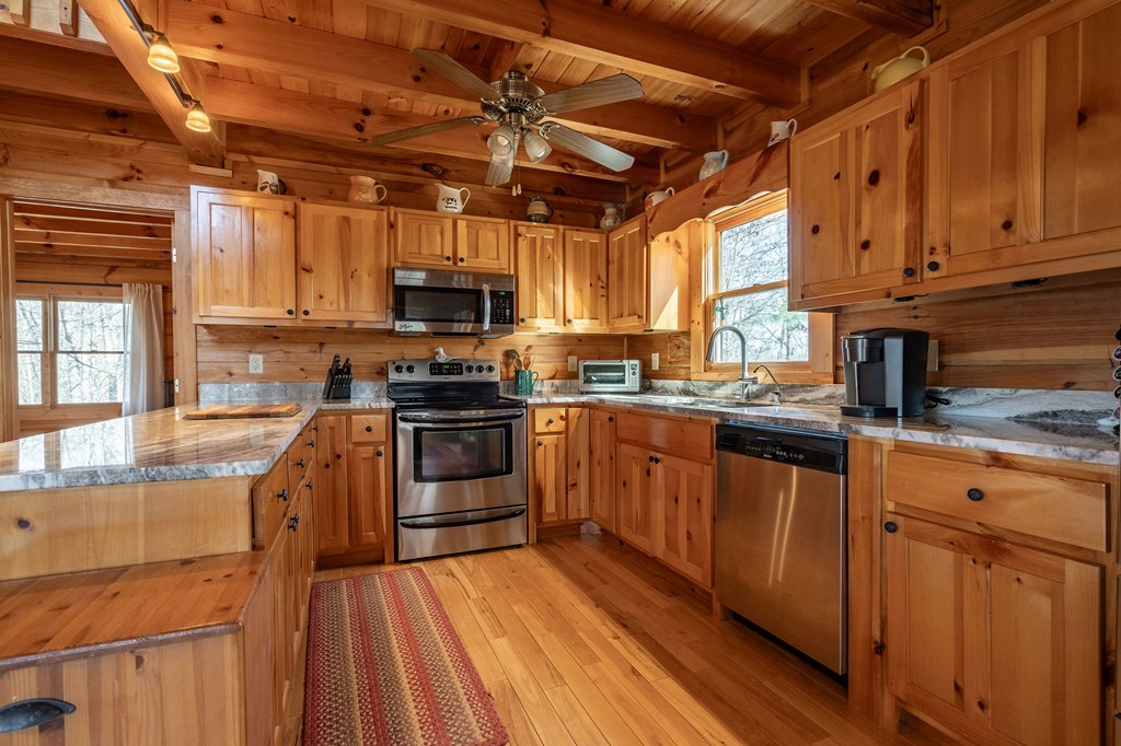413780 Mineral Bluff Residential