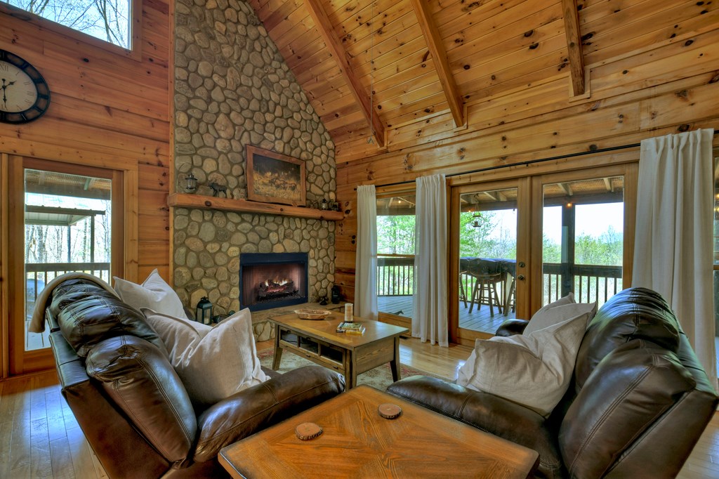 413780 Mineral Bluff Residential