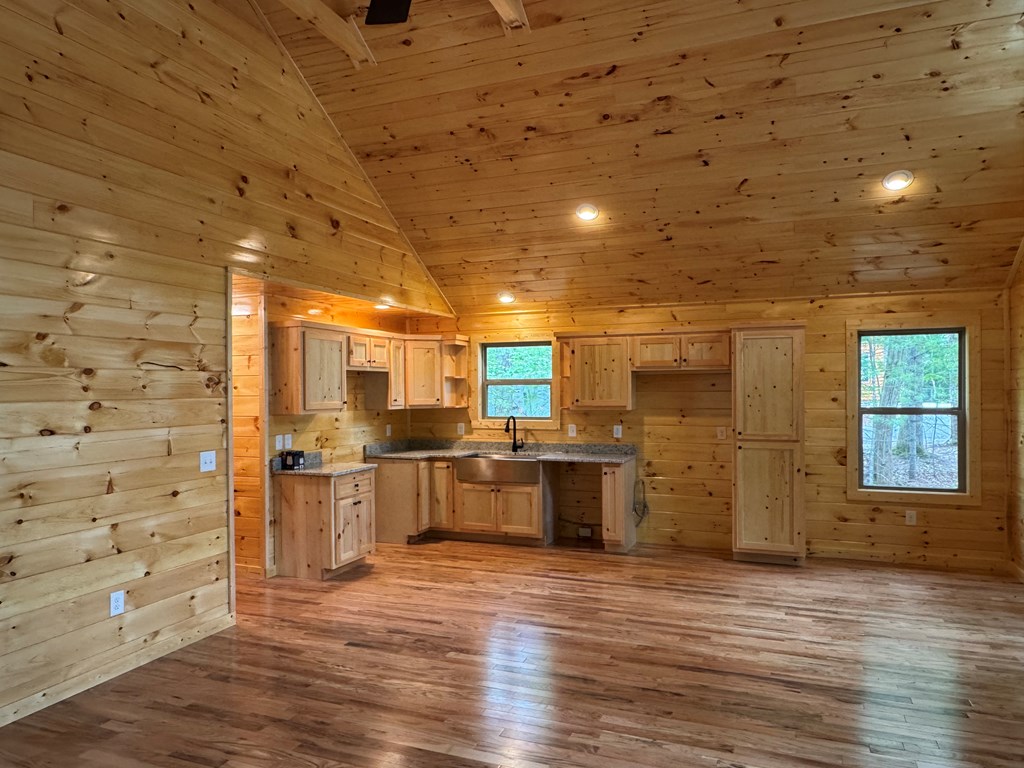 413786 Murphy Residential